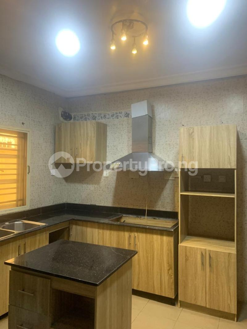 5 bedroom House for rent In A Secured Call To Access Neighborhood At Magodo Brooks Gra Off Cmd Road Ikeja Lagos CMD Road Kosofe/Ikosi Lagos