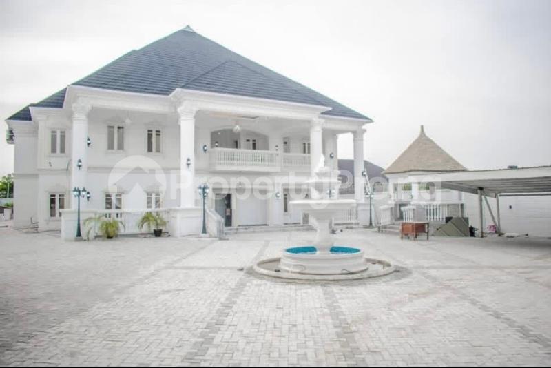 7 bedroom House for sale Lugbe Lugbe Abuja