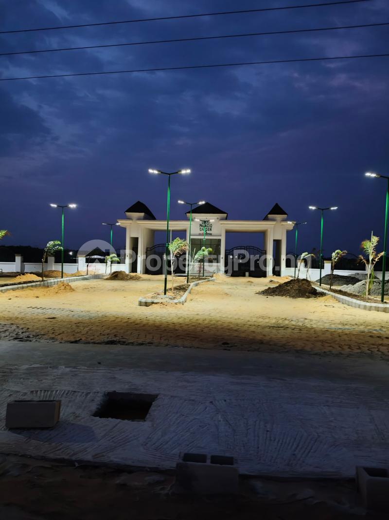 Land for sale Omole Kosofe Local Government Area/ Ay Luxury Villa/ Ikeja Mall Magodo Kosofe/Ikosi Lagos