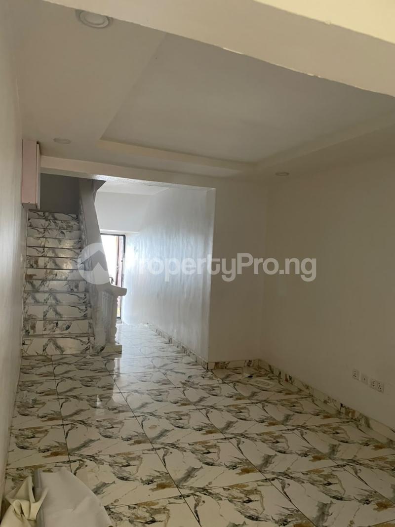 3 bedroom House for rent Adjacent Mercedes Benz Outlet Ikate Lekki Lagos