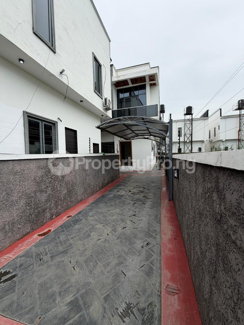 3 bedroom House for rent Close To Nike Art Gallery Road Ikate Lekki Lagos