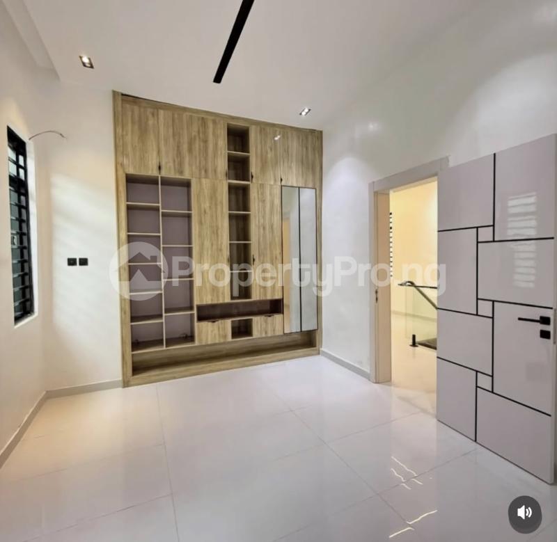 5 bedroom House for sale Estate Ajah Lagos