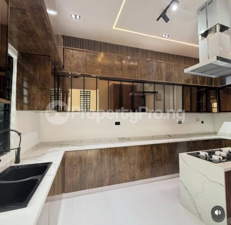 5 bedroom House for sale Estate Ajah Lagos