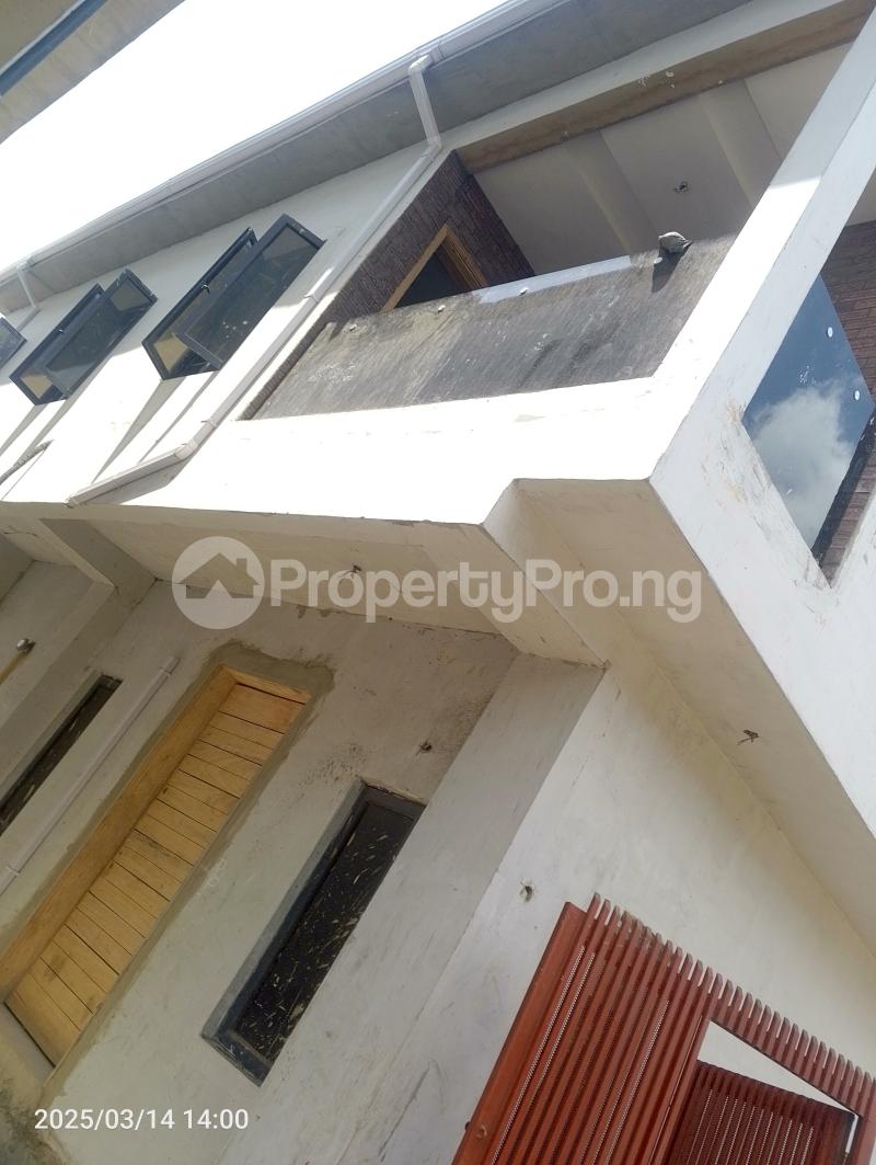 3 bedroom House for sale Bola Shodipo Close Kilo-Marsha Surulere Lagos