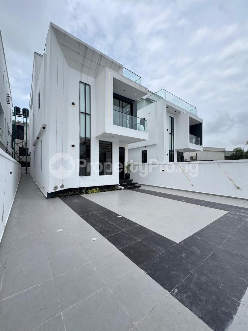 5 bedroom House for sale In A Secured And Excellent Neighborhood At Lekki Phase 1, Lekki Lagos Lekki Phase 1 Lekki Lagos