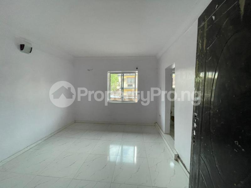 Flat / Apartment for sale Alagomeji, Yaba. Alagomeji Yaba Lagos