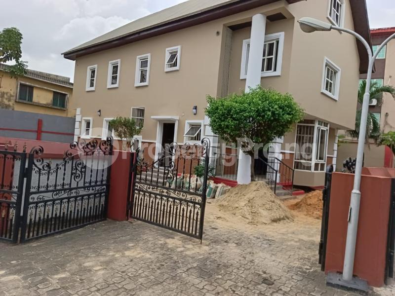 3 bedroom House for rent Mende Maryland Lagos