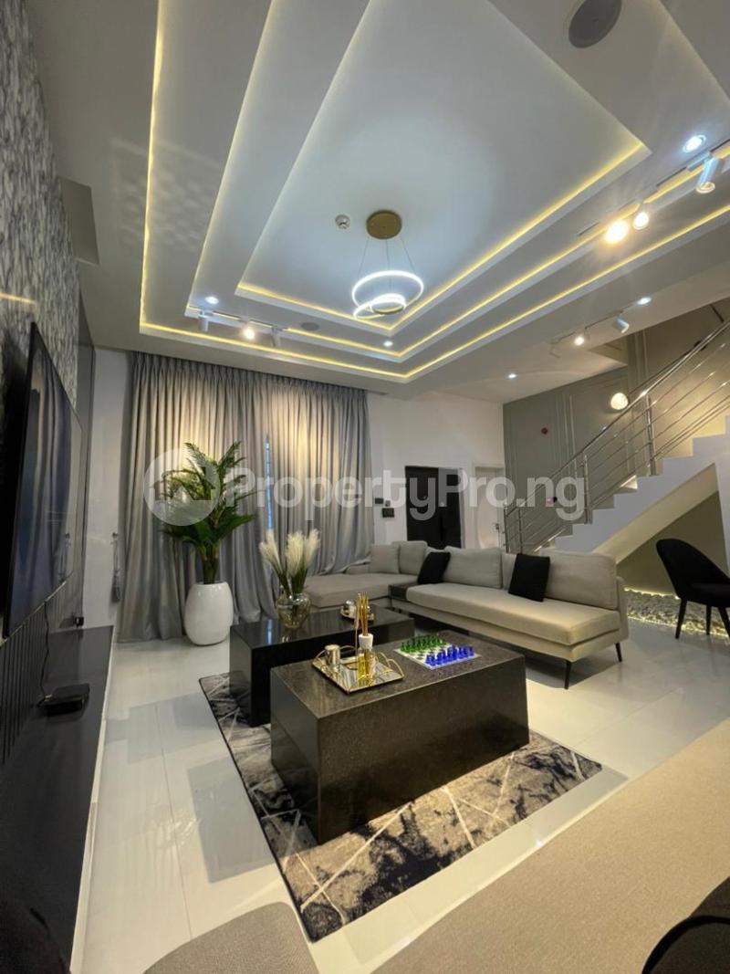 4 bedroom House for rent Behind Pinnock Beach, Osapa london Lekki Lagos