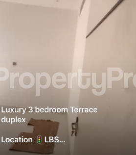 3 bedroom Flat / Apartment for rent Lbs Bus Stop Lekki Scheme 2 Ajah Lagos