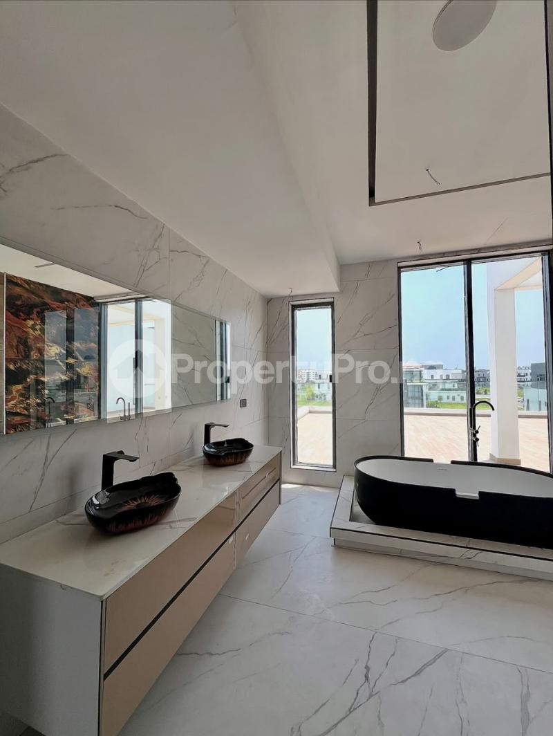 6 bedroom House for sale Lekki Lagos