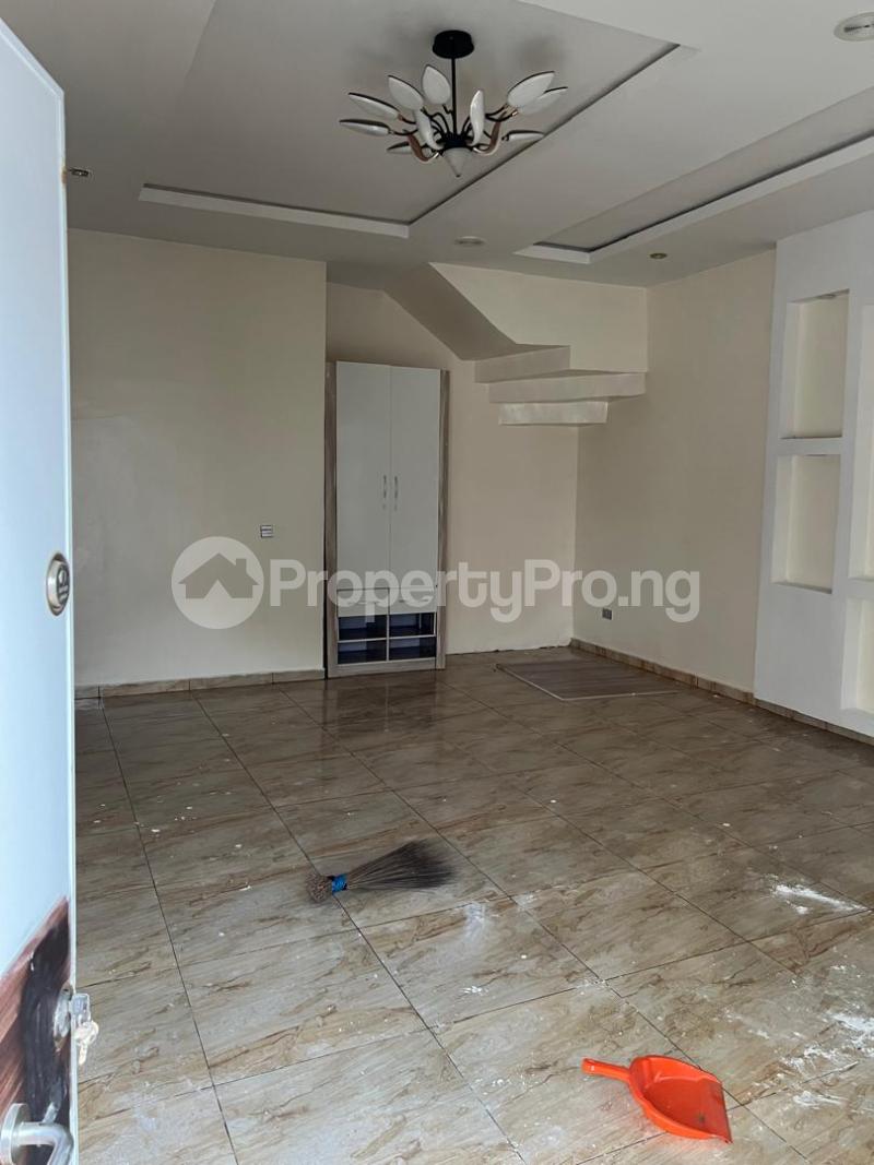 1 bedroom Flat / Apartment for rent orchid Lekki Lagos