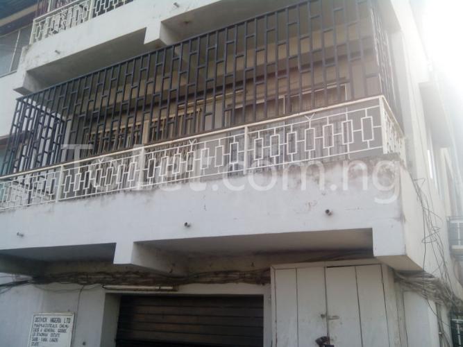 3 bedroom Flat / Apartment for rent 14, Oyadiran Estate Yaba Yaba Lagos