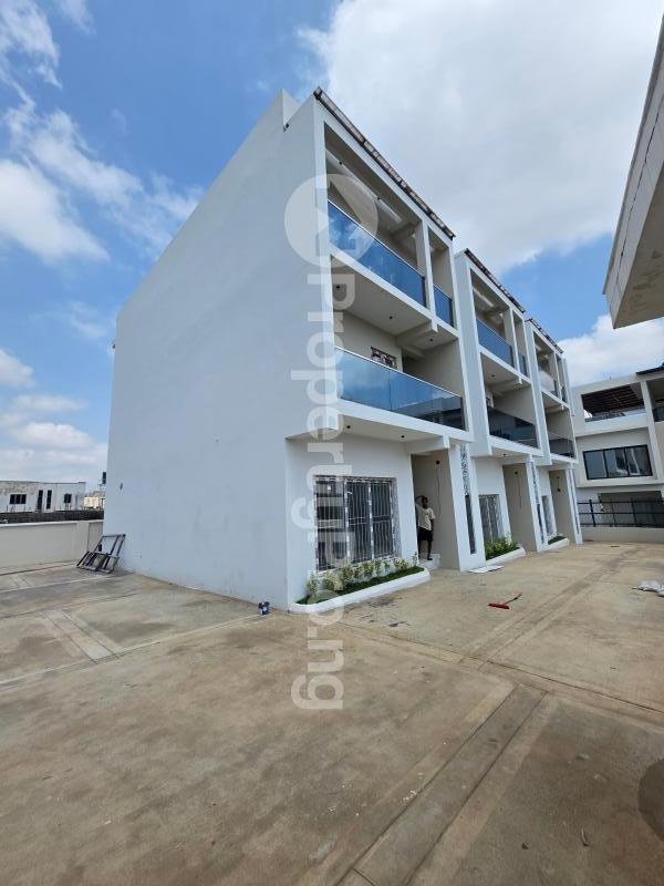 4 bedroom House for rent By Emadeb Filling Station Mabushi Abuja