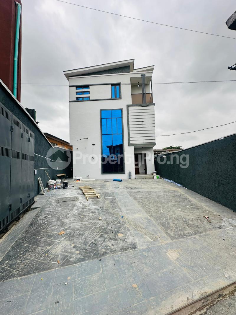 4 bedroom House for sale Gbagada Lagos