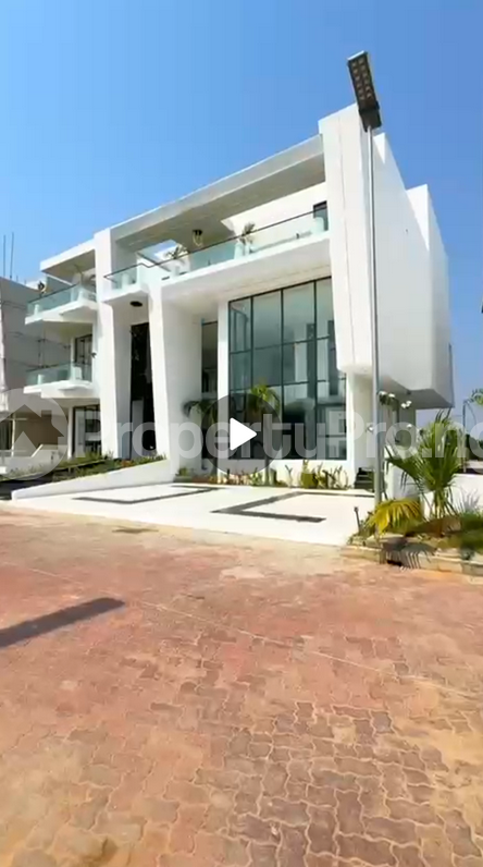 5 bedroom House for sale  Osapa london Lekki Lagos