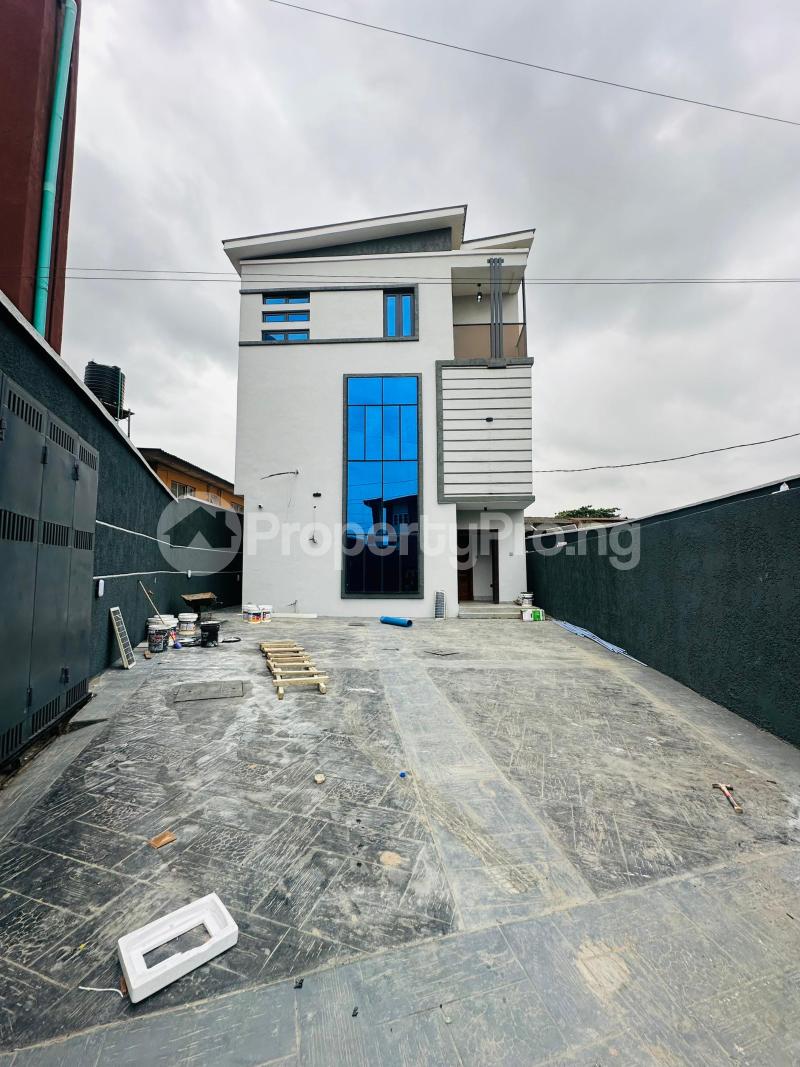 4 bedroom House for sale Gbagada Lagos