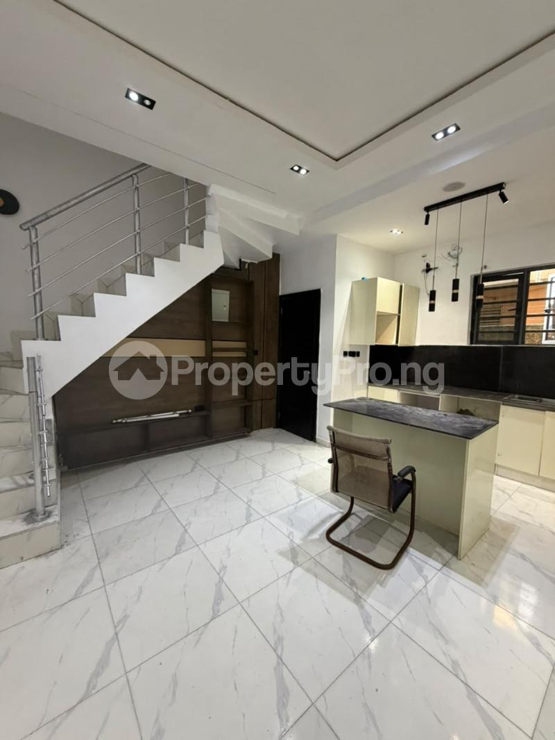1 bedroom House for rent Admiralty Road Lekki Lagos