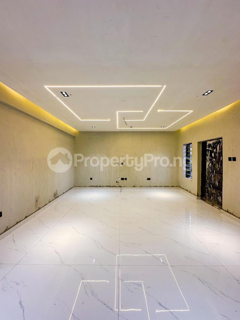 3 bedroom House for sale Akoka Yaba Lagos