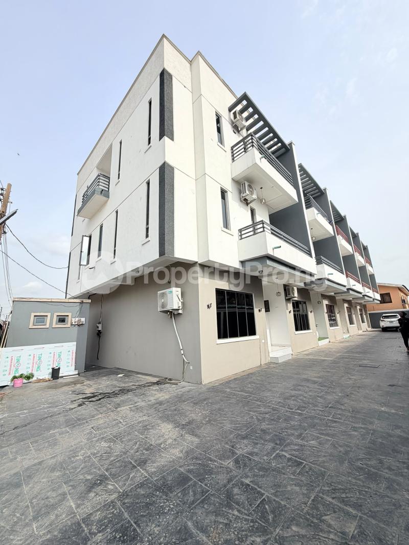 House for rent Magodo Kosofe/Ikosi Lagos - 0