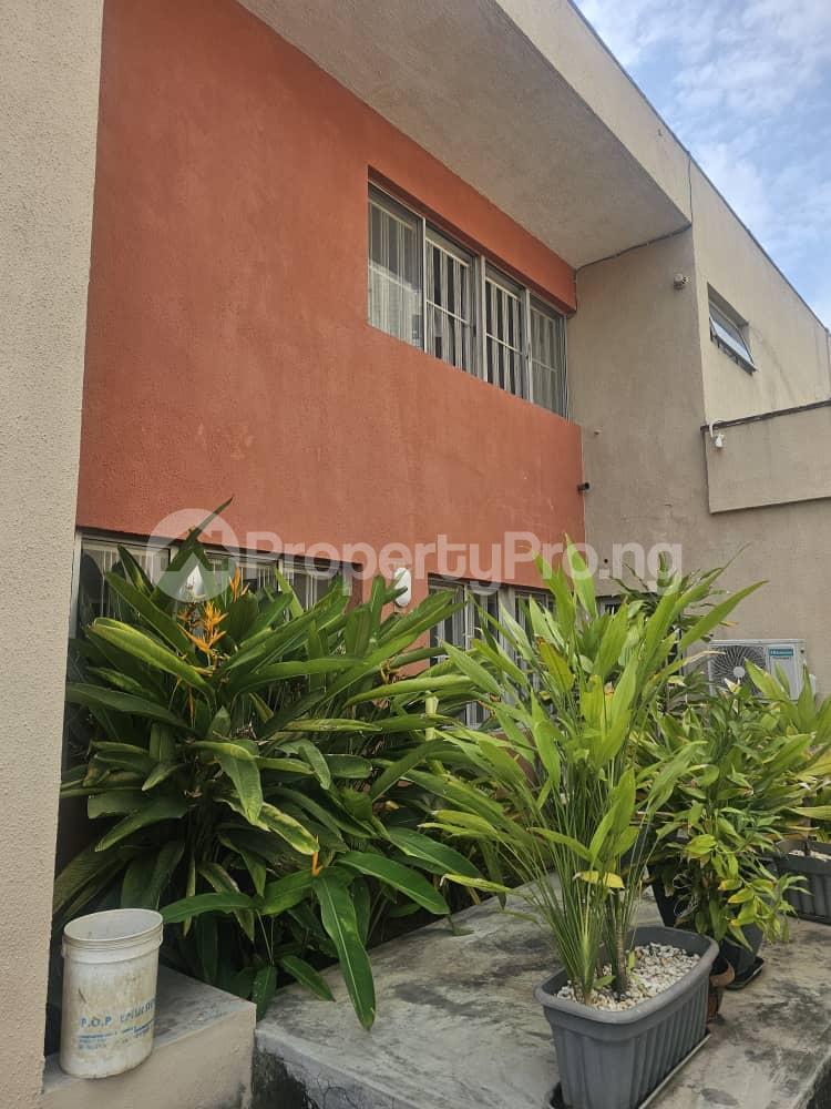 3 bedroom House for rent Adeola Odeku Victoria Island Lagos