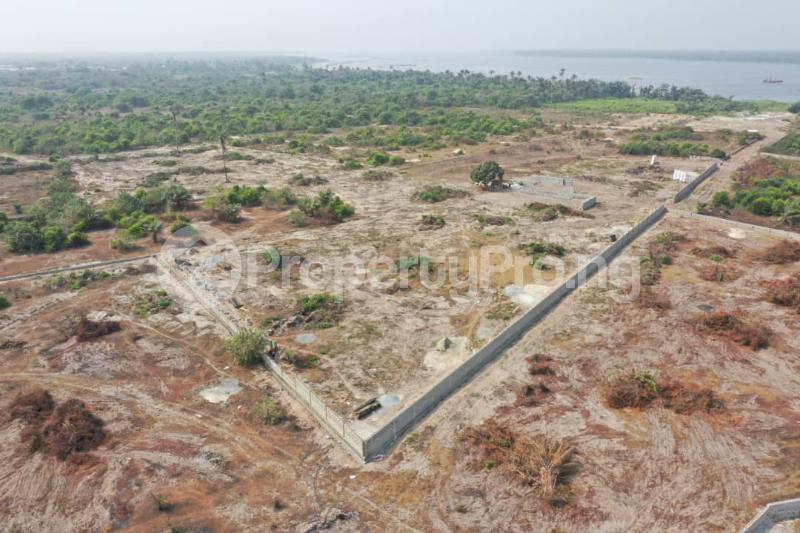 Land for sale Shiriwon Town Akodo Ise Ibeju-Lekki Lagos