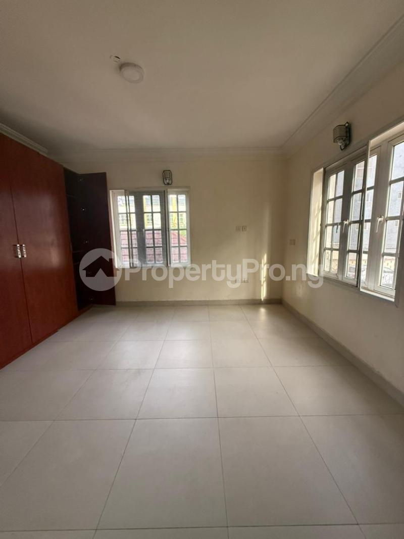 3 bedroom Flat / Apartment for rent ONIRU Victoria Island Lagos