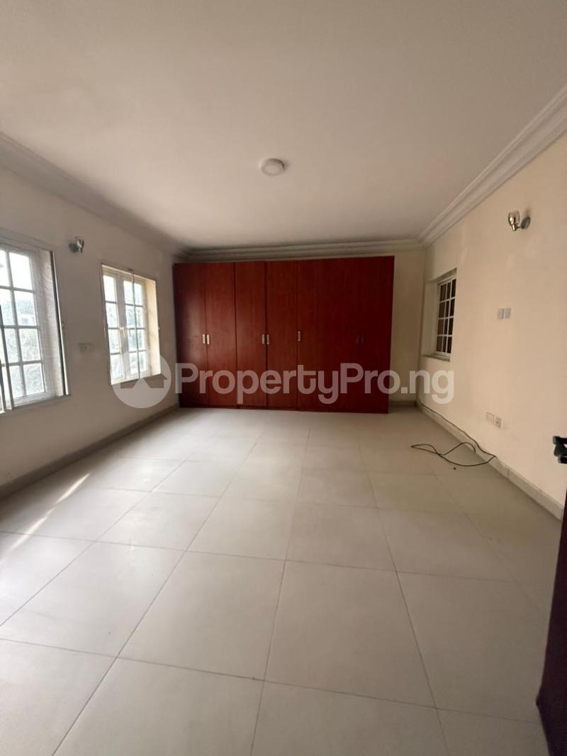 3 bedroom Flat / Apartment for rent ONIRU Victoria Island Lagos