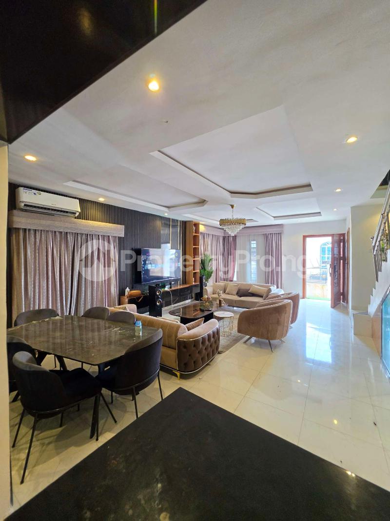 4 bedroom House for sale Thomas estate Ajah Lagos