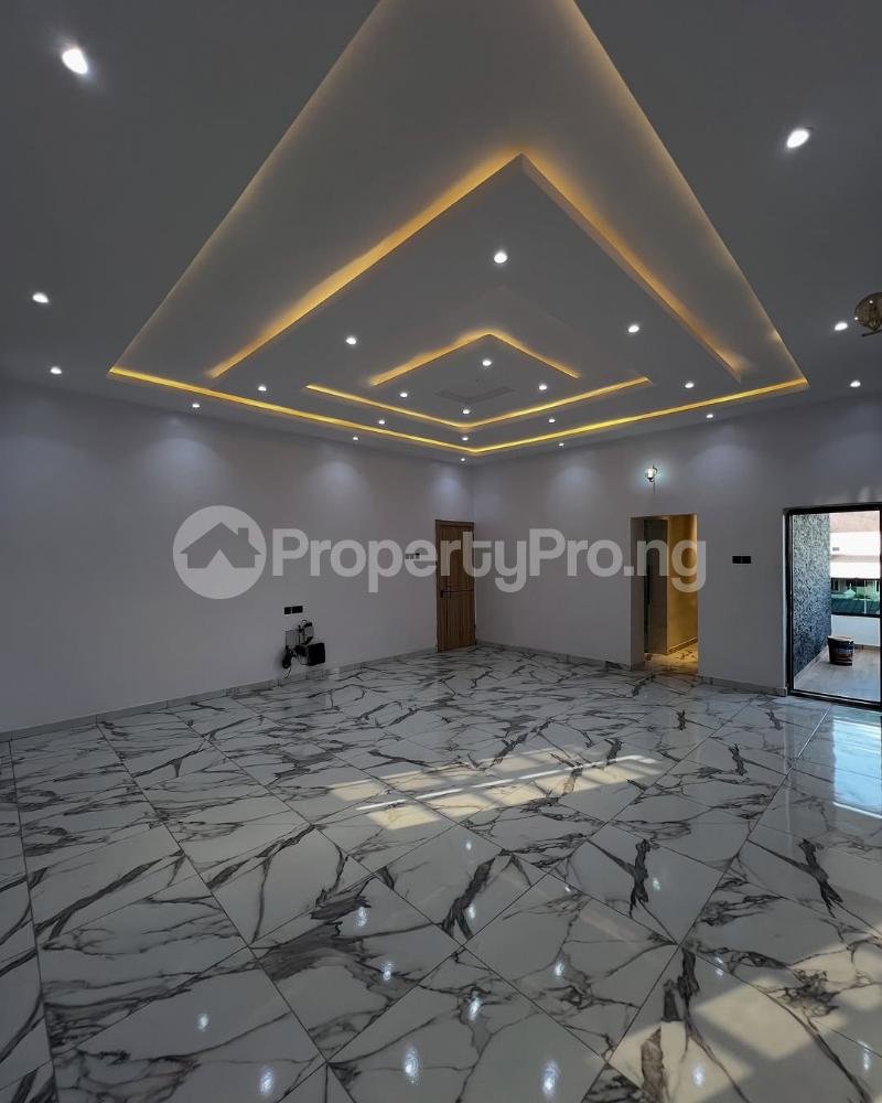 5 bedroom House for sale Exotic Property Sitting On A Large Expanse Of Land In One Of The Most Secured Estates In Lagos VGC Lekki Lagos