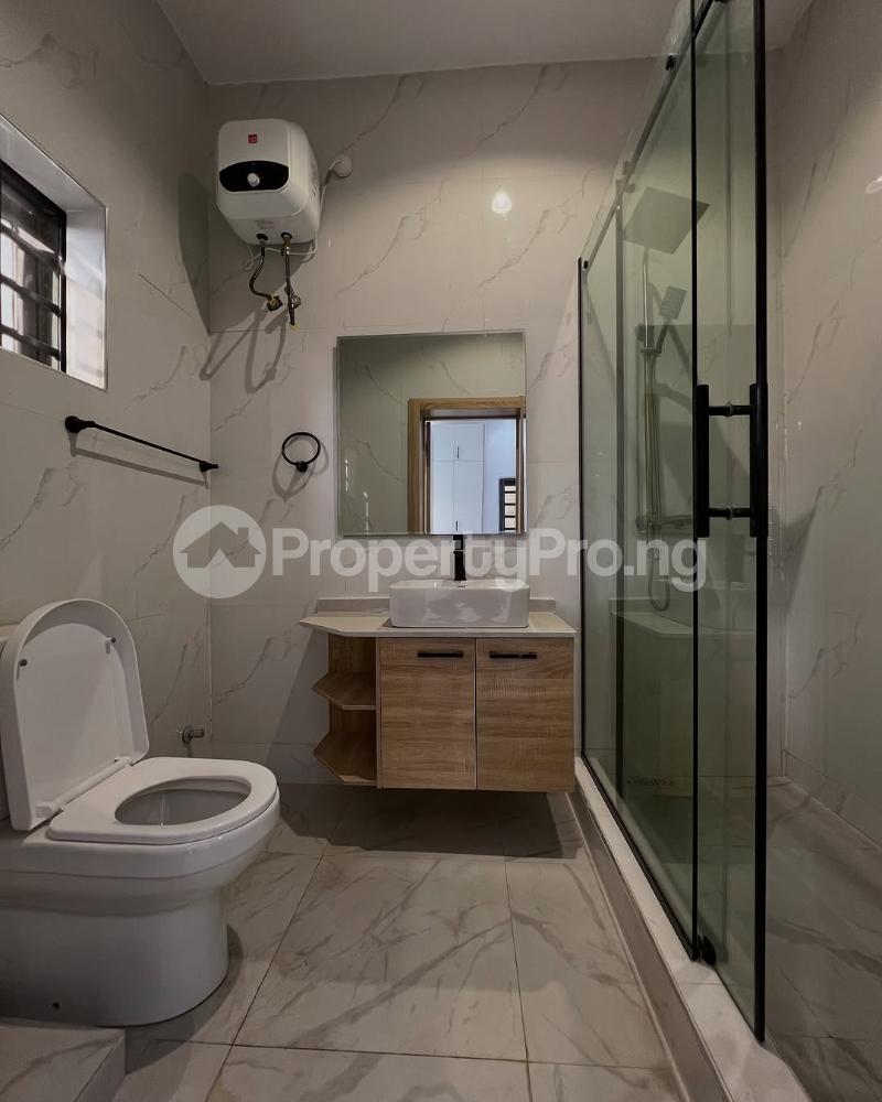 5 bedroom House for sale Exotic Property Sitting On A Large Expanse Of Land In One Of The Most Secured Estates In Lagos VGC Lekki Lagos