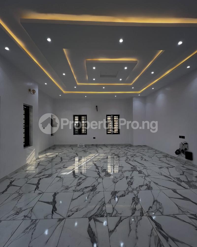 5 bedroom House for sale Exotic Property Sitting On A Large Expanse Of Land In One Of The Most Secured Estates In Lagos VGC Lekki Lagos