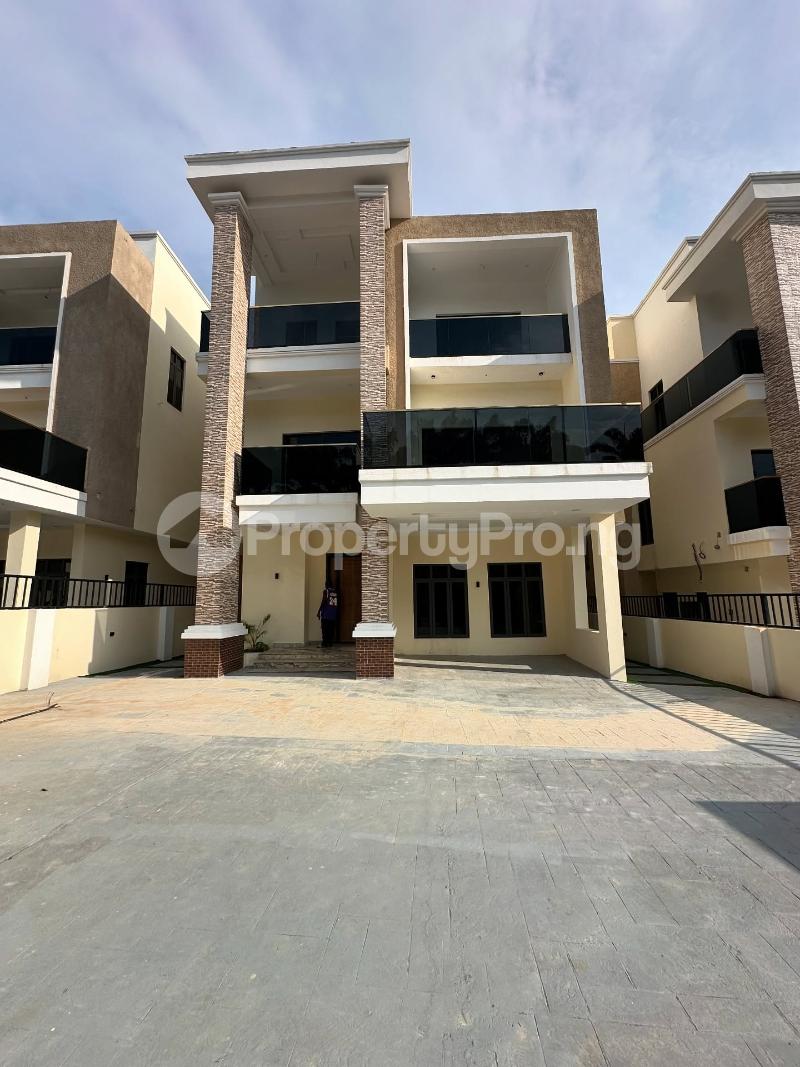5 bedroom House for sale 4th Avenue Gwarinpa Abuja