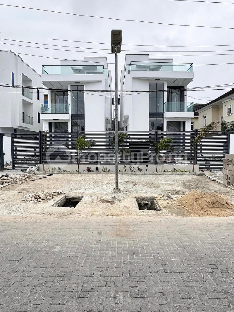 5 bedroom House for sale  chevron Lekki Lagos