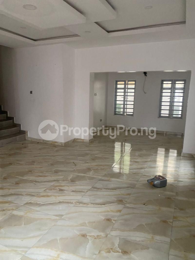 5 bedroom Flat / Apartment for rent Osapa london Lekki Lagos