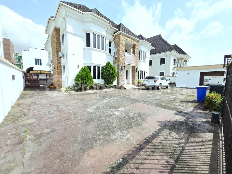 5 bedroom House for rent Pinnock Beach Estate Osapa london Lekki Lagos