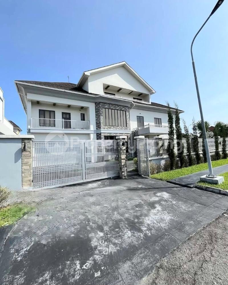 5 bedroom House for sale Pinnock Beach Estate Osapa london Lekki Lagos