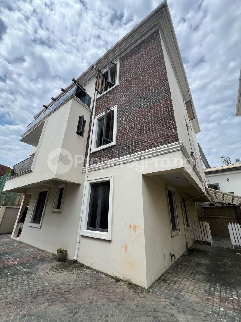 5 bedroom House for sale  Osapa london Lekki Lagos