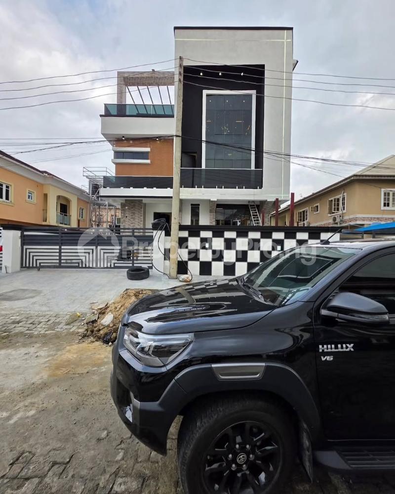 5 bedroom House for sale  chevron Lekki Lagos - 0