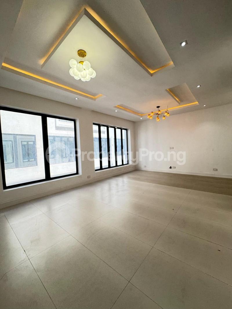 5 bedroom House for sale Orchid Road, Before Orchid Round About, Lekki Lagos