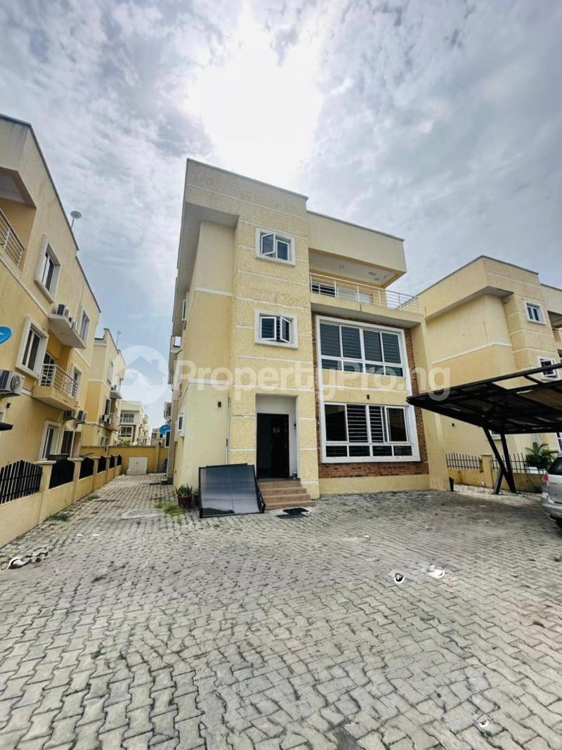 6 bedroom House for rent Osapa london Lekki Lagos