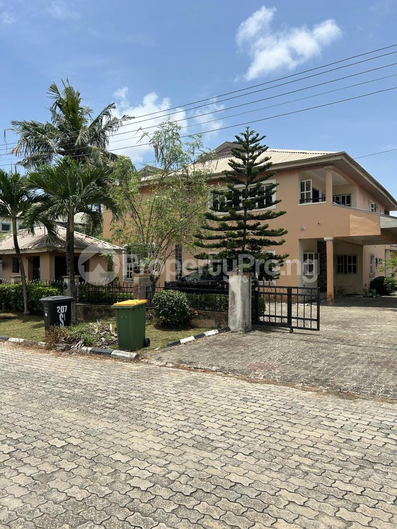 7 bedroom House for sale Cooperative Villas Badore Ajah Lagos