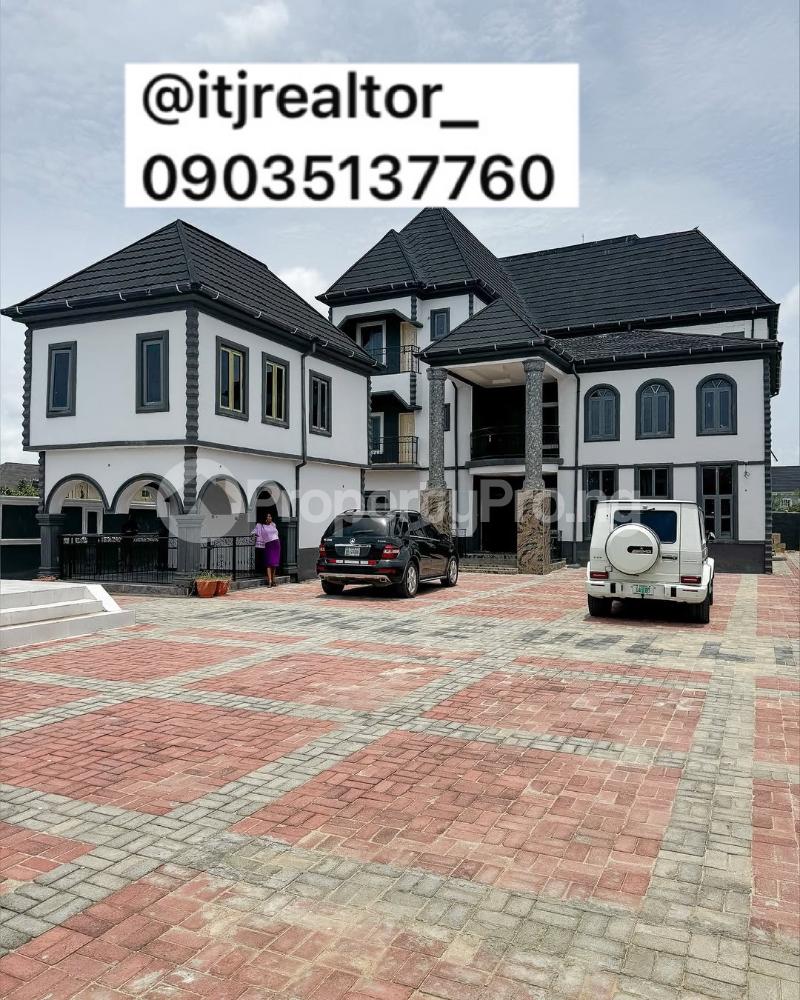 8 bedroom House for sale Ajah Lagos