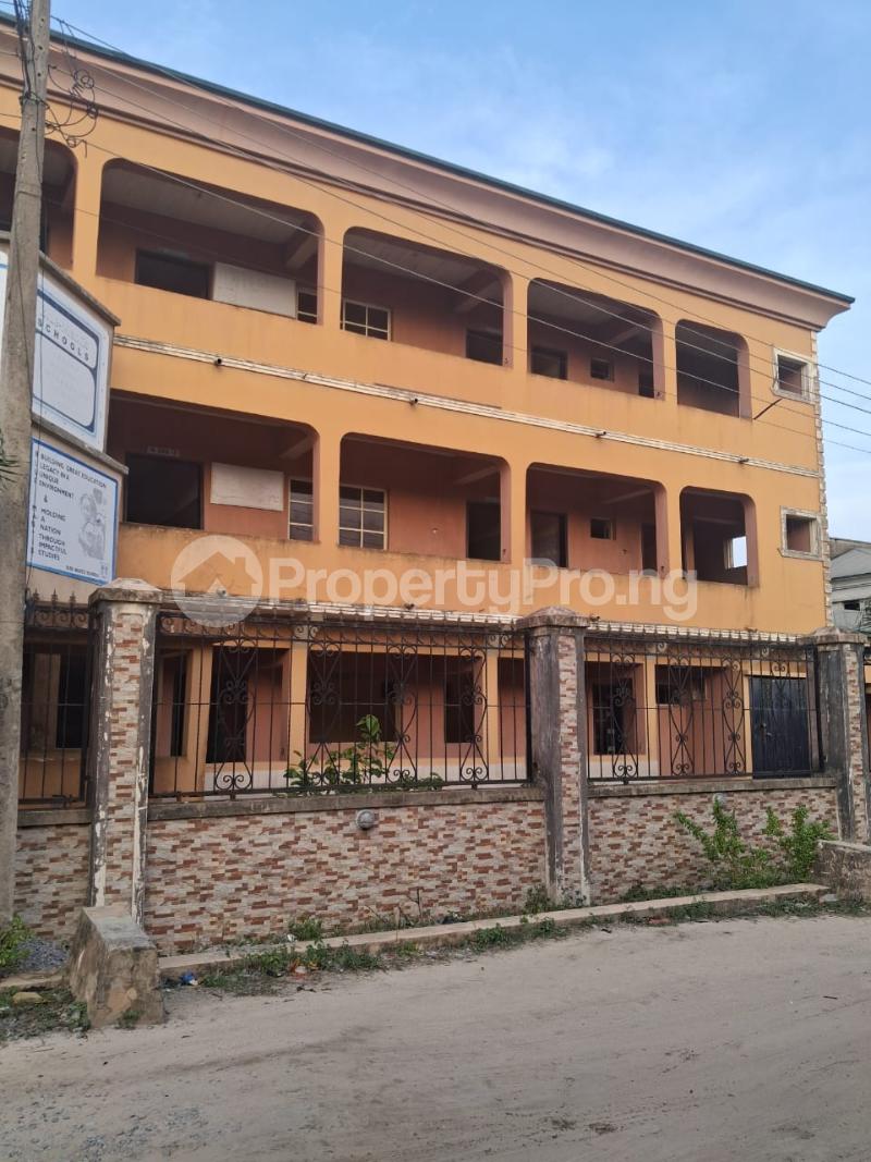 10 bedroom House for sale Ologunfe Bus Stop Awoyaya Awoyaya Ajah Lagos