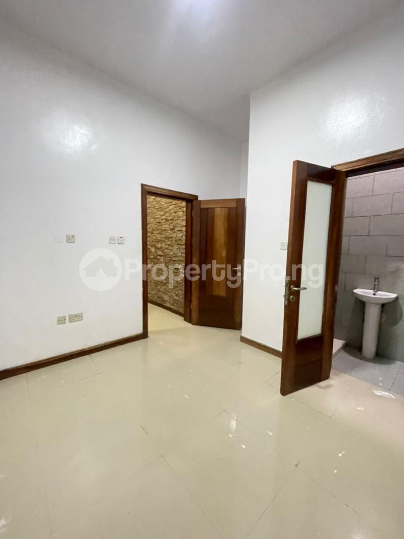 1 bedroom Flat / Apartment for rent In An Estate ONIRU Victoria Island Lagos
