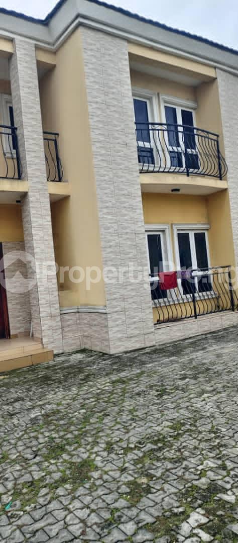 4 bedroom Flat / Apartment for rent Admiralty Road Lekki Lagos