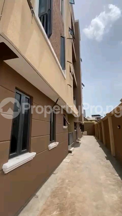 2 bedroom Flat / Apartment for rent Off Finbars Road Akoka Yaba Lagos