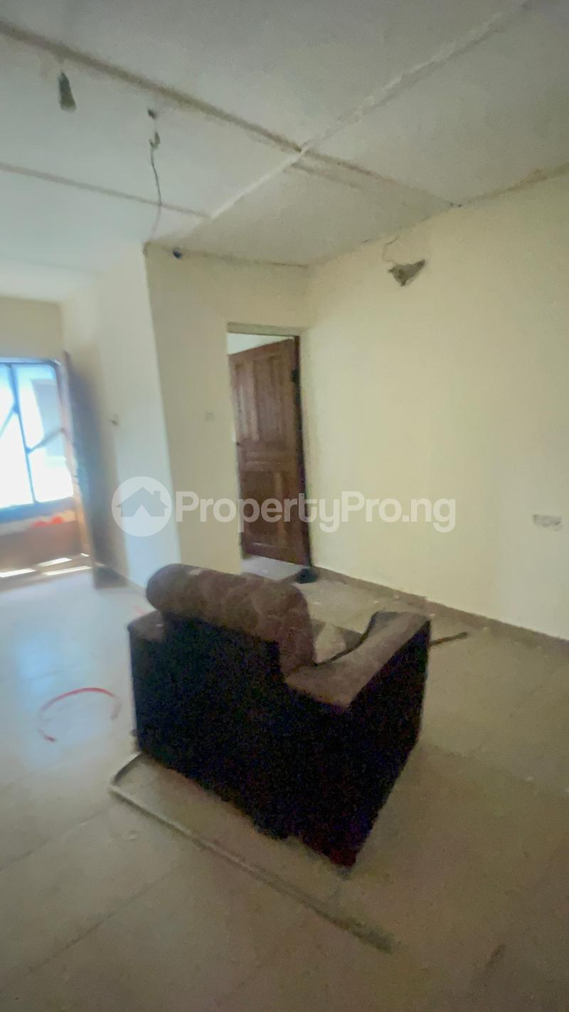 1 bedroom Flat / Apartment for rent Mafoluku Oshodi Lagos