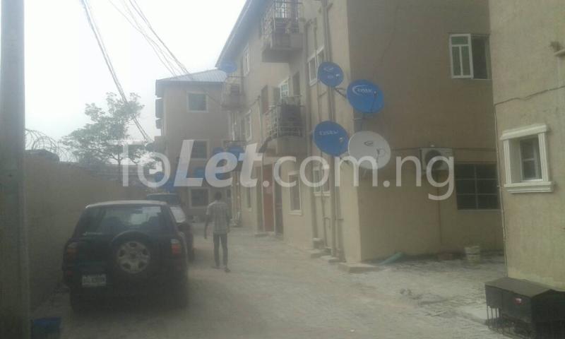 1 bedroom Flat / Apartment for rent   Fola Agoro Yaba Lagos