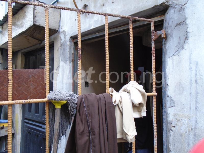 1 bedroom Flat / Apartment for rent Itire Road,off Ojuelegba Ojuelegba Surulere Lagos