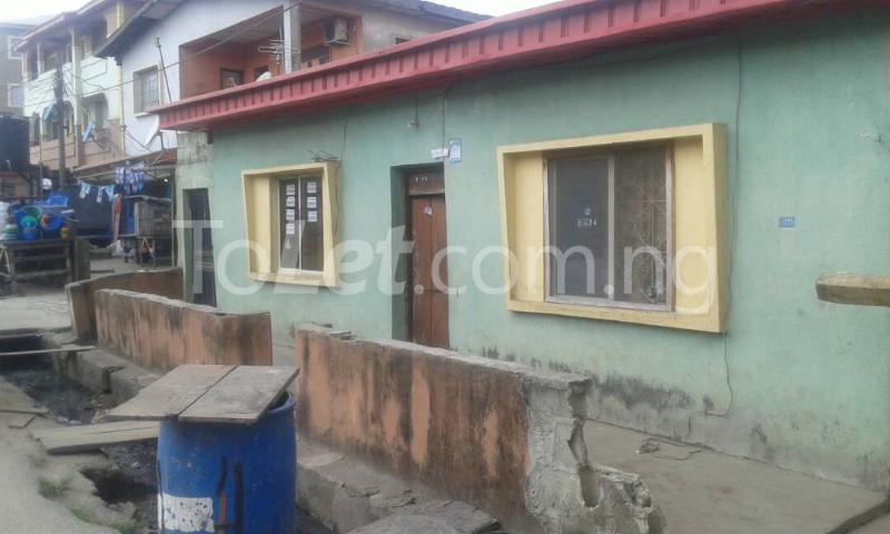 1 bedroom Flat / Apartment for rent Close To Unilag Abule-Oja Yaba Lagos